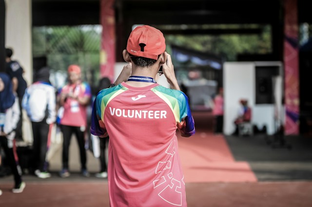 volunteer image